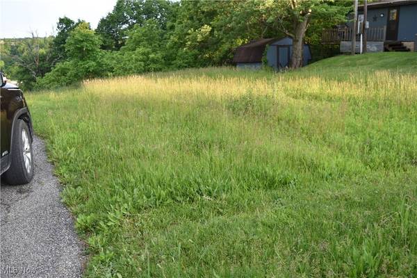 52710 Summit AVE, St. Clairsville, OH 43950