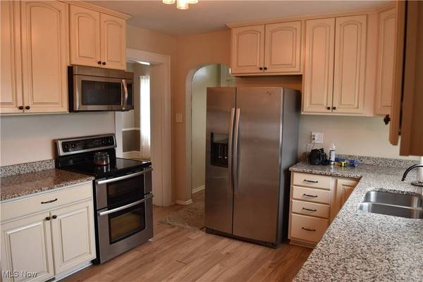 200 W 40th ST, Shadyside, OH 43947