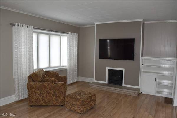 200 W 40th ST, Shadyside, OH 43947