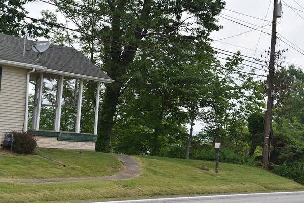 610 GlenDale Heights Rd, Glen Dale, WV 26041