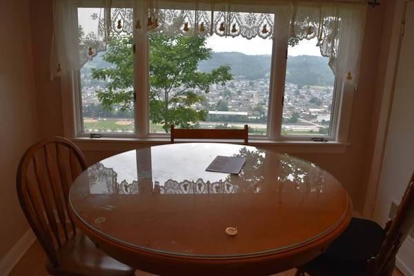 610 GlenDale Heights Rd, Glen Dale, WV 26041