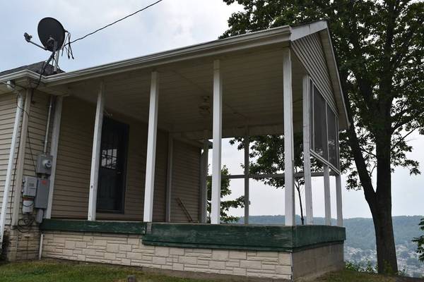 610 GlenDale Heights Rd, Glen Dale, WV 26041