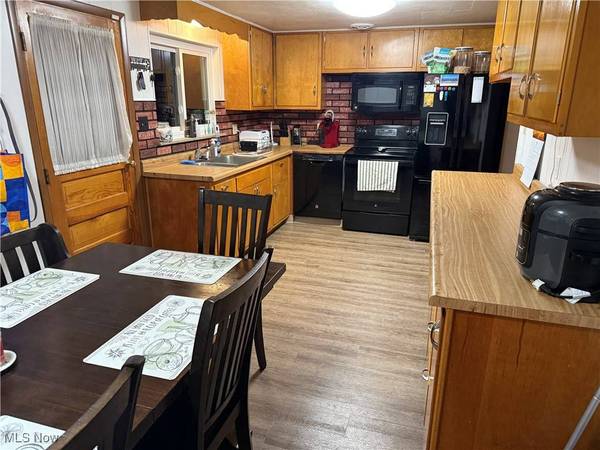 726 Buena Vista BLVD, Steubenville, OH 43952