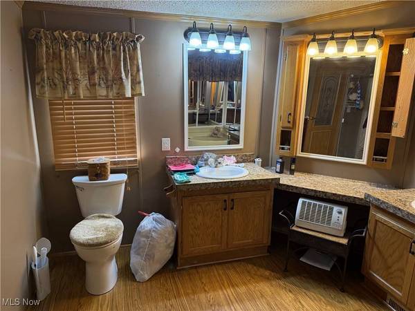 301 3rd AVE, Yorkville, OH 43971