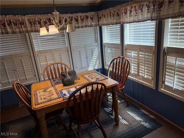 301 3rd AVE, Yorkville, OH 43971