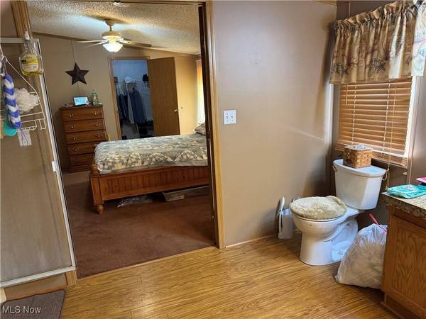 301 3rd AVE, Yorkville, OH 43971