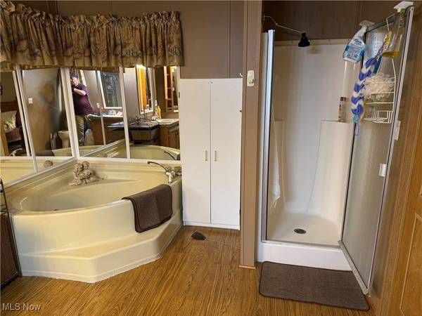 301 3rd AVE, Yorkville, OH 43971