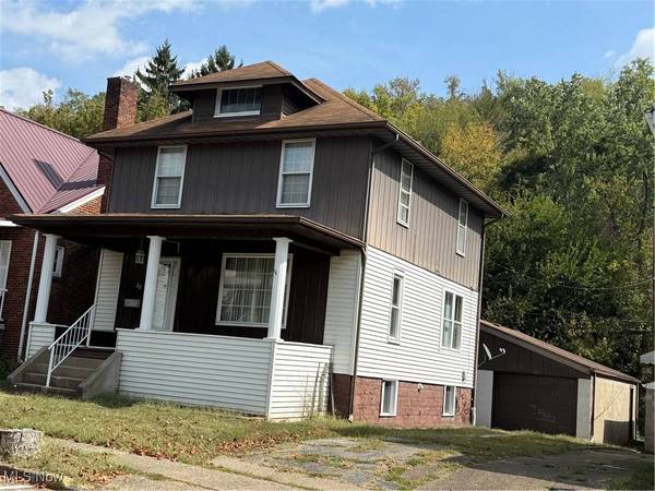 20 Locust AVE, Bridgeport, OH 43912