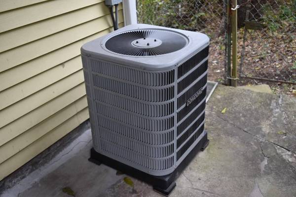 708 Markt St, Wheeling, WV 26003