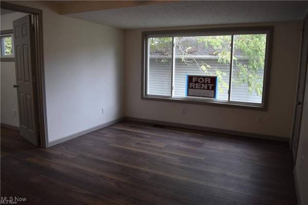 205 McFadden ST, St Clairsville, OH 43950