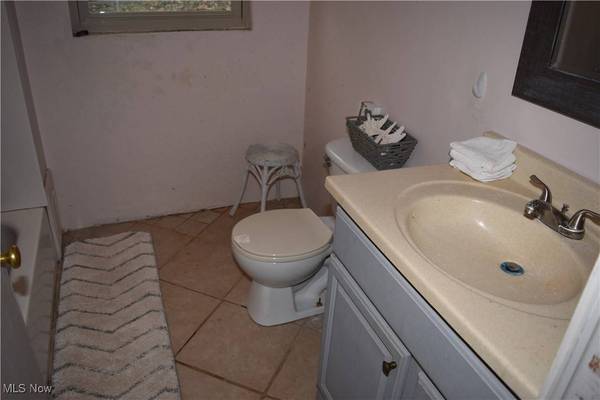 65141 Three Hills DR, Bellaire, OH 43906