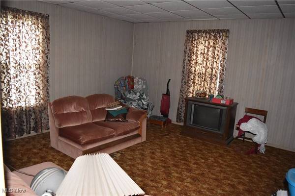 52140 Home ST, St Clairsville, OH 43950