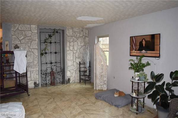 65141 Three Hills DR, Bellaire, OH 43906