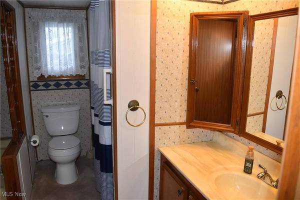 70799 Bannock Uniontown RD, St Clairsville, OH 43950