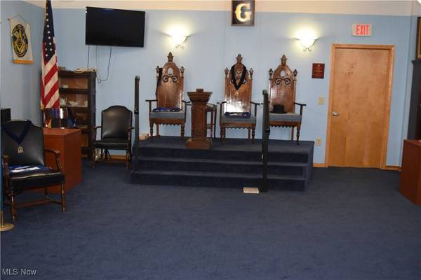 9 S 5th ST, Martins Ferry, OH 43935