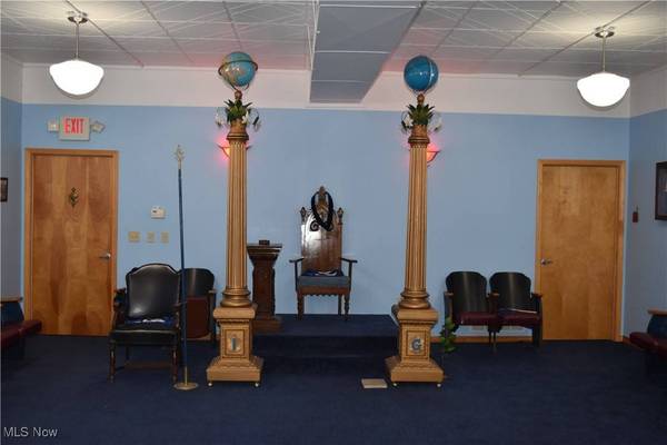 9 S 5th ST, Martins Ferry, OH 43935