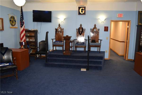 9 S 5th ST, Martins Ferry, OH 43935