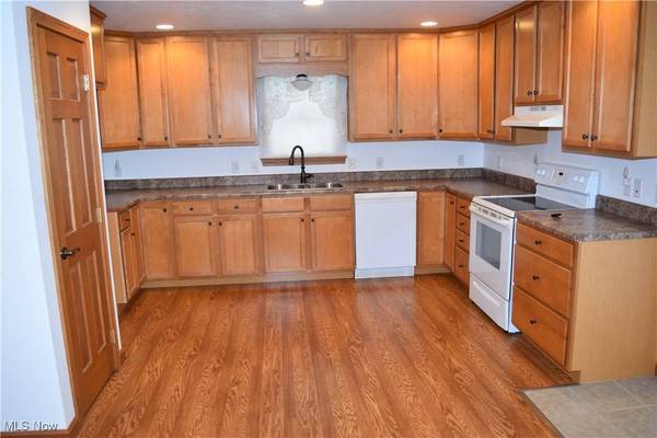 53190 Poplar DR, Bridgeport, OH 43912