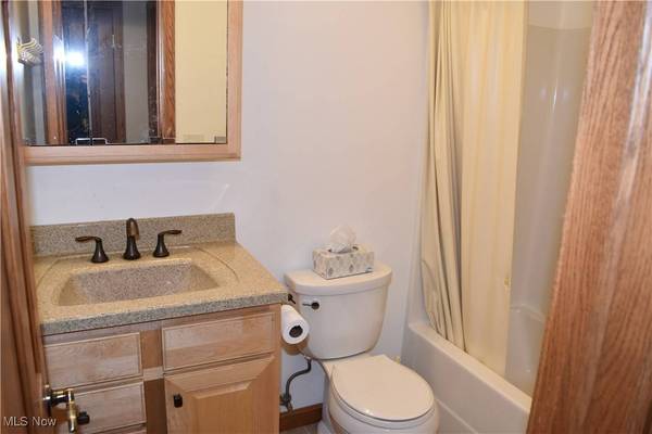 53190 Poplar DR, Bridgeport, OH 43912