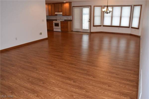 53190 Poplar DR, Bridgeport, OH 43912