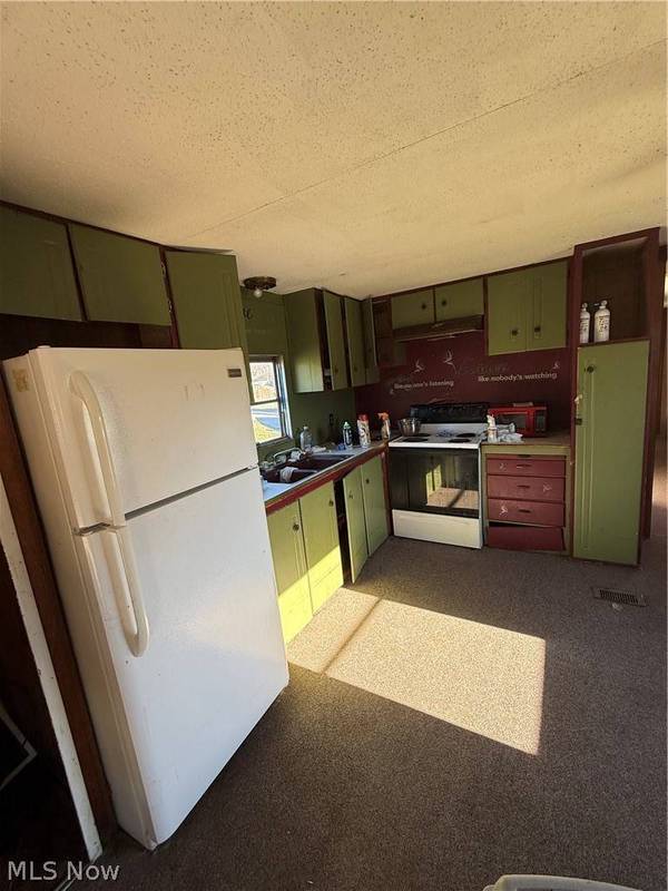 201 Pear ST #9, Bethesda, OH 43719
