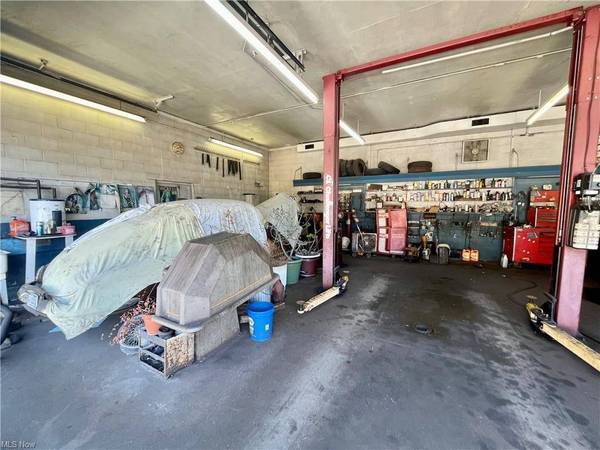 300 Pennsylvania Avenue, Weirton, WV 26062