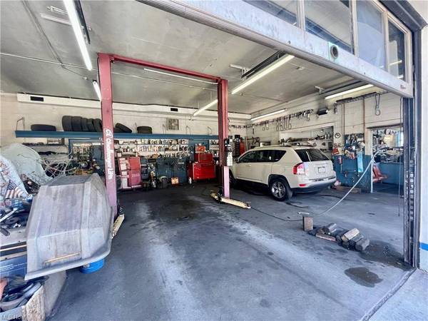 300 Pennsylvania Avenue, Weirton, WV 26062