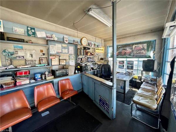 300 Pennsylvania Avenue, Weirton, WV 26062