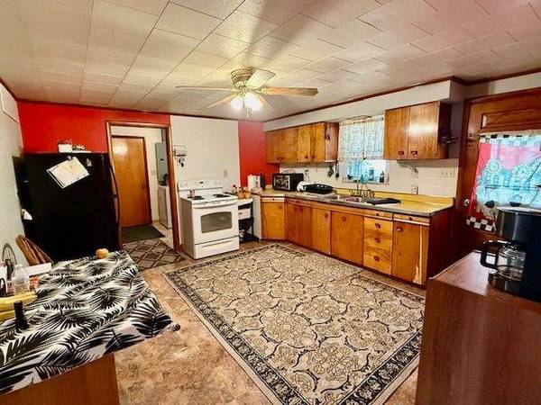 38 Kiefer Way, Weirton, WV 26062