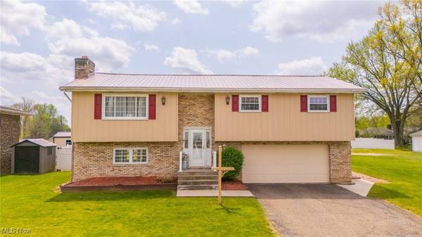 90 Norman DR, Bloomingdale, OH 43910