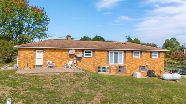 4593 County Road 15, Rayland, OH 43943