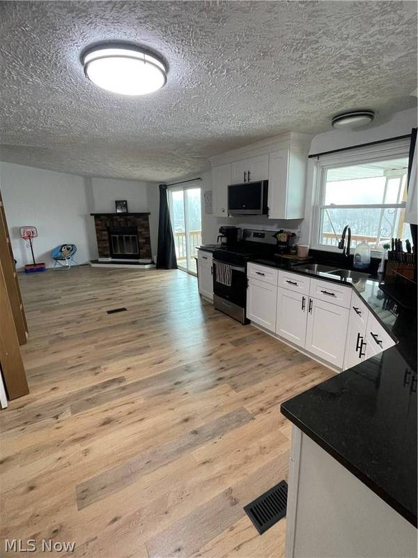 208 Jefferson BLVD, Mingo Junction, OH 43938