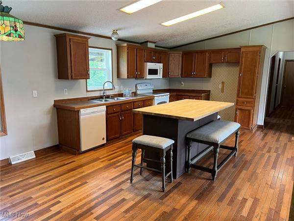 39709 County Road 72, St Clairsville, OH 43977