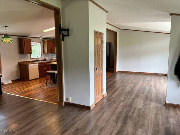 39709 County Road 72, St Clairsville, OH 43977