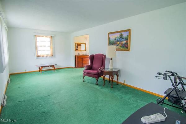 54260 Bracken RD, Bridgeport, OH 43912