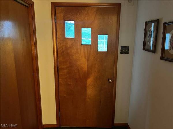 54260 Bracken RD, Bridgeport, OH 43912