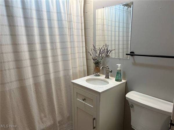 208 Park ST, St Clairsville, OH 43950