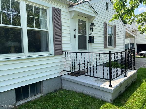 208 Park ST, St Clairsville, OH 43950