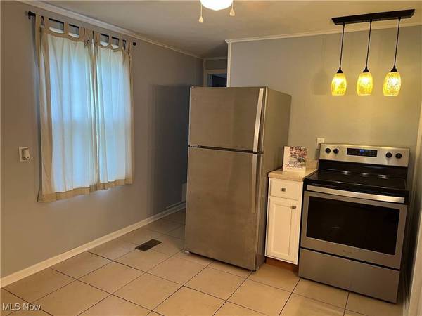 208 Park ST, St Clairsville, OH 43950