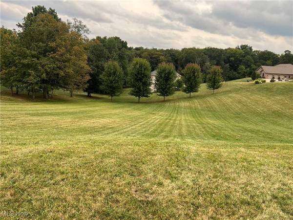 67525 Evensong RD, St Clairsville, OH 43950