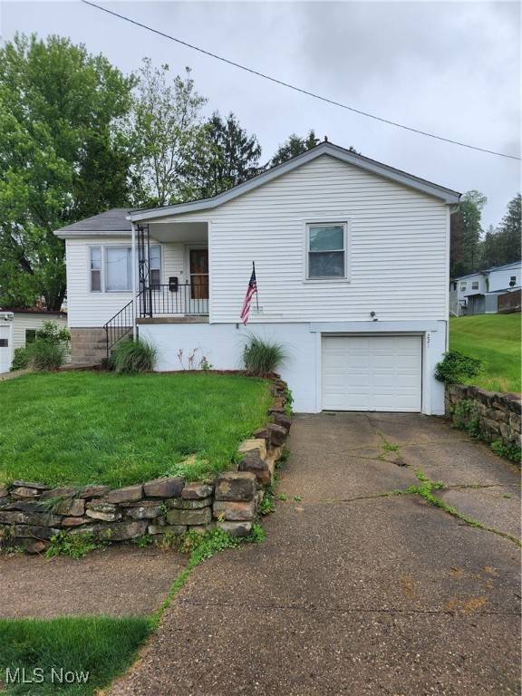 221 Efaw AVE, St. Clairsville, OH 43950
