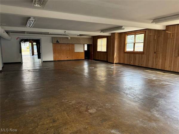 252 E Main ST, St Clairsville, OH 43950