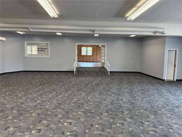 252 E Main ST, St Clairsville, OH 43950