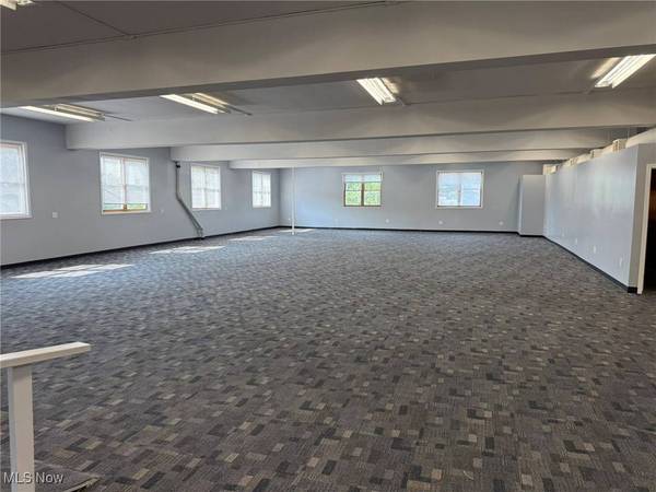 252 E Main ST, St Clairsville, OH 43950