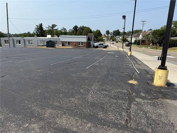 252 E Main ST, St Clairsville, OH 43950