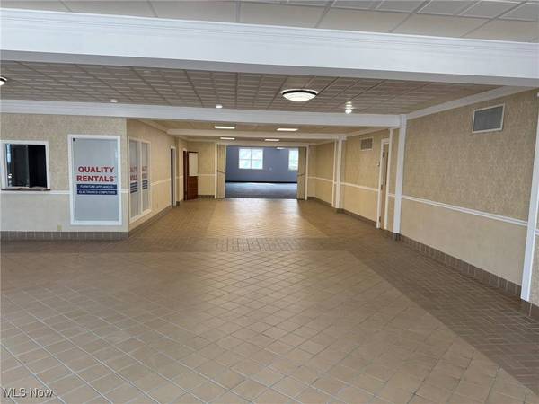 252 E Main ST, St Clairsville, OH 43950