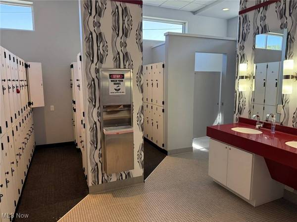 68120 Tinmar DR, St Clairsville, OH 43950