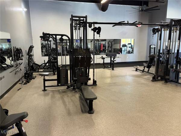 68120 Tinmar DR, St Clairsville, OH 43950