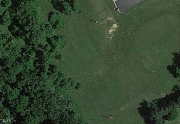 68670 Harris DR, St Clairsville, OH 43950