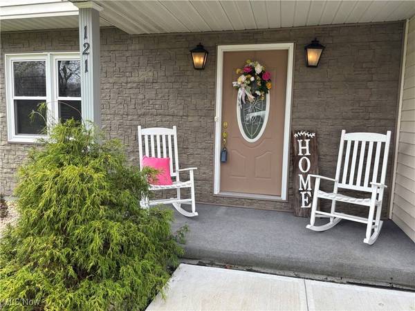 121 Clark AVE, St. Clairsville, OH 43950